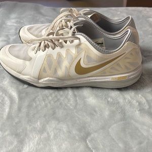 Nike training dual fusion size 8.5